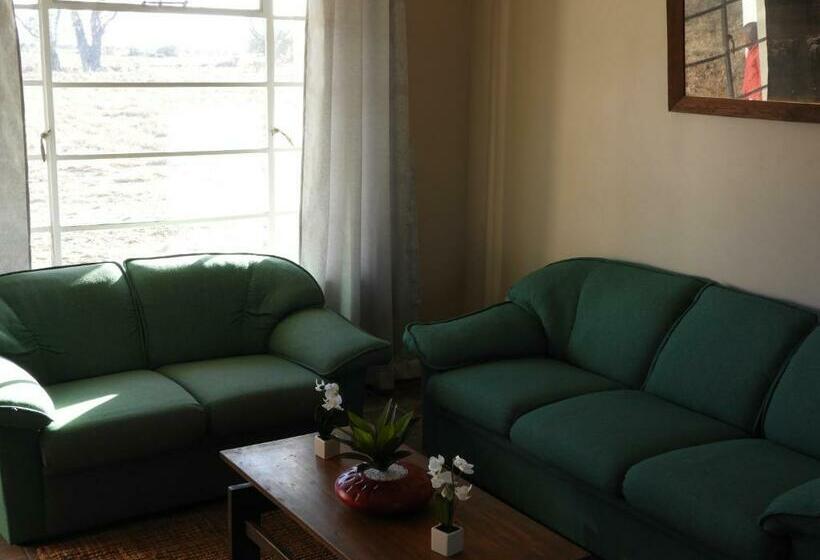 בית מלון כפרי Karri Grove Cottages