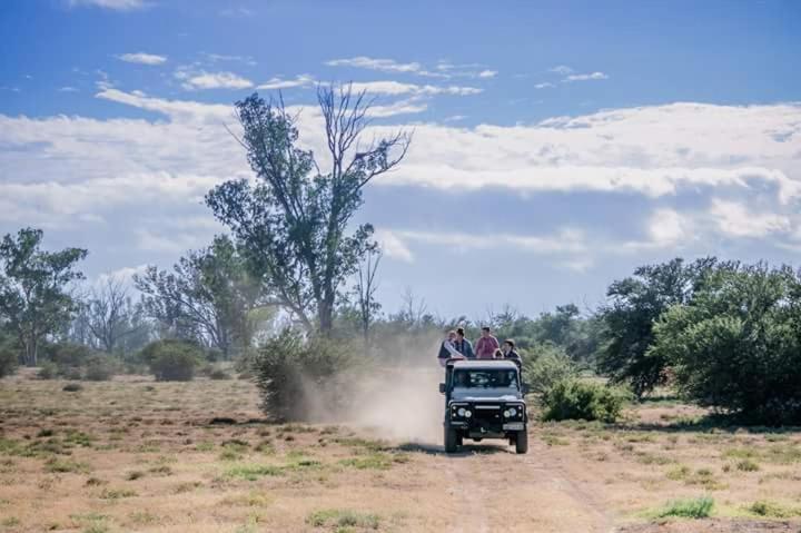 בית מלון כפרי Karri Grove Cottages