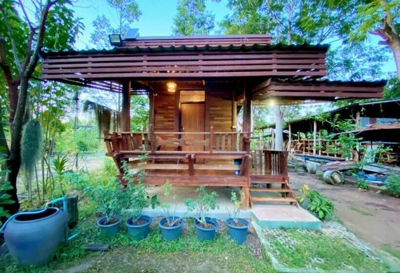 ホテル Khuaphunam Wangnamkhiow