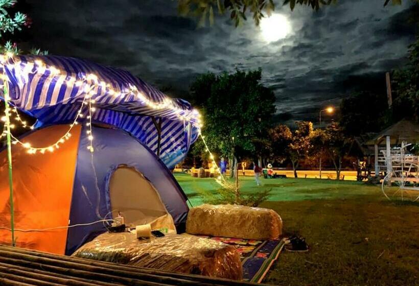 ホテル Khuaphunam Wangnamkhiow