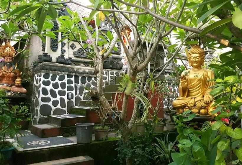 בית מלון כפרי Segara Mandala