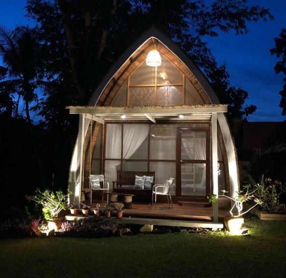 هتل The Cabins At Lvf