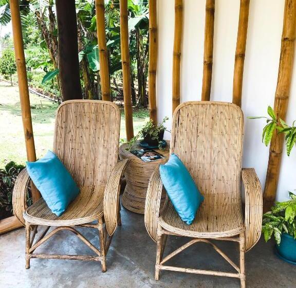 هتل The Cabins At Lvf