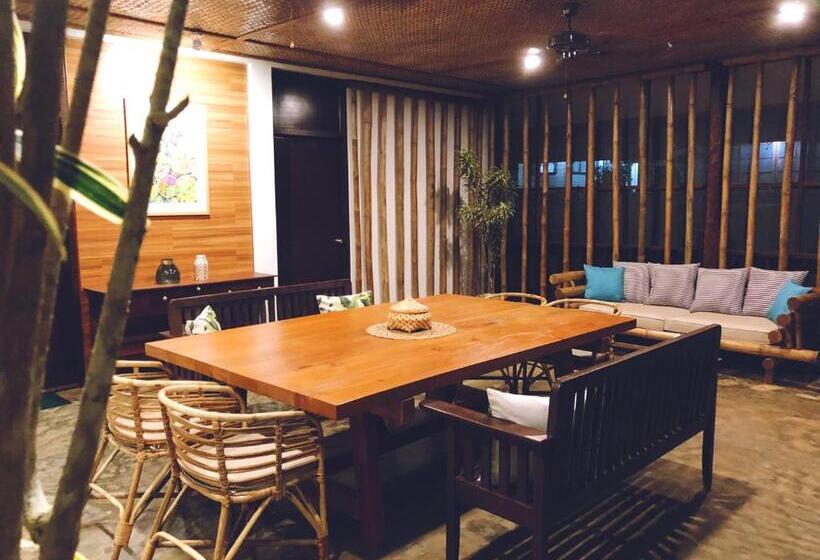 هتل The Cabins At Lvf