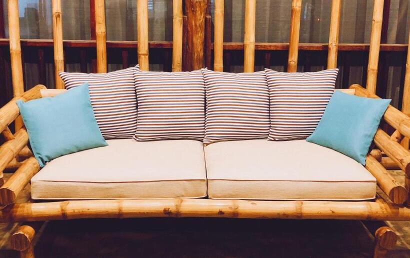 هتل The Cabins At Lvf