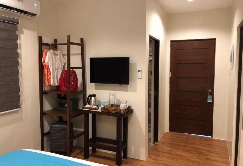 هتل The Cabins At Lvf