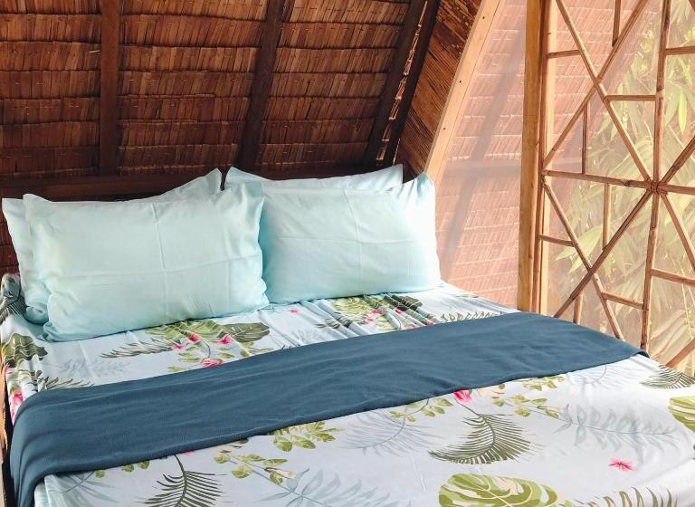 هتل The Cabins At Lvf