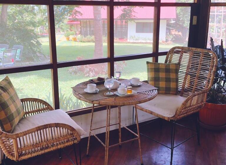 هتل The Cabins At Lvf