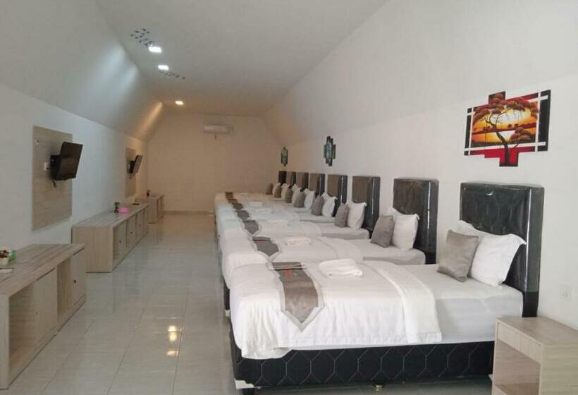 Madu Tiga Beach And Resort