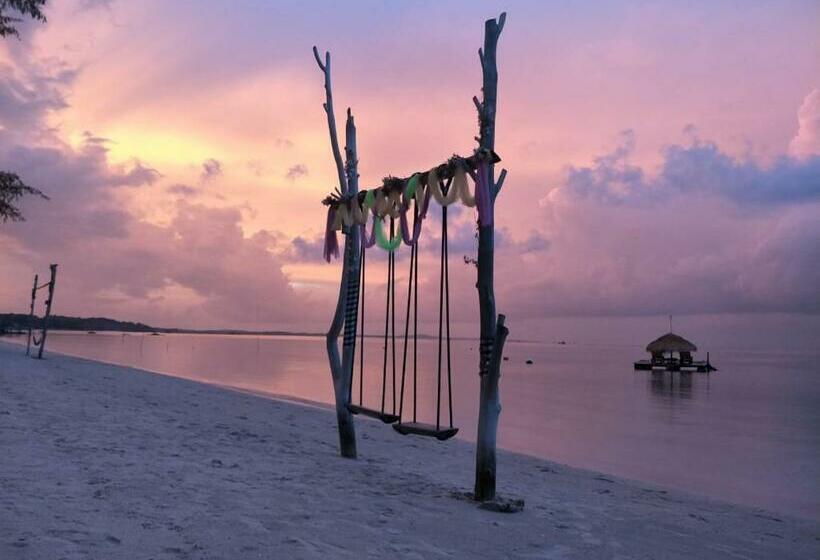 Madu Tiga Beach And Resort