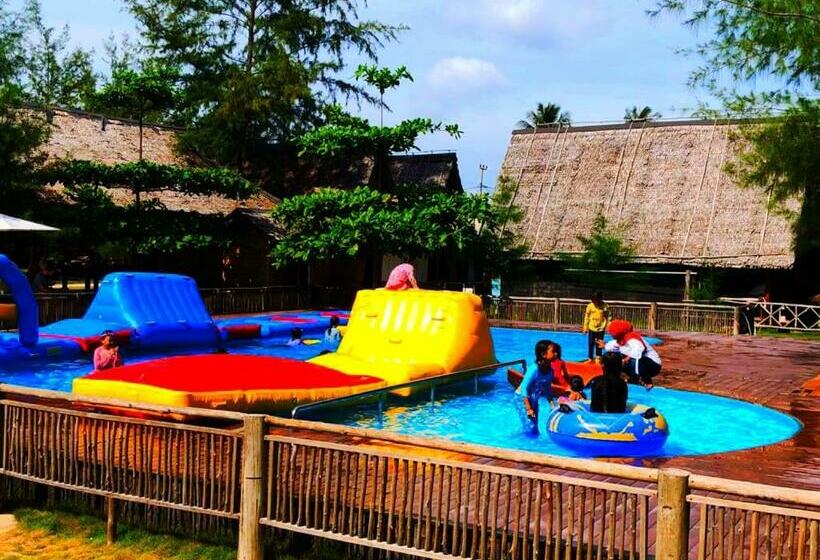 Madu Tiga Beach And Resort