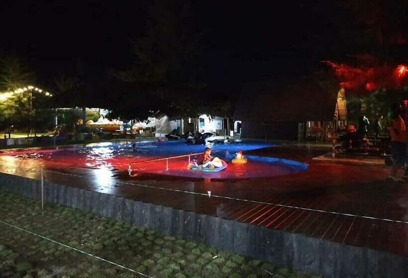 Madu Tiga Beach And Resort