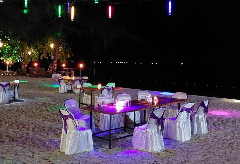 Madu Tiga Beach And Resort