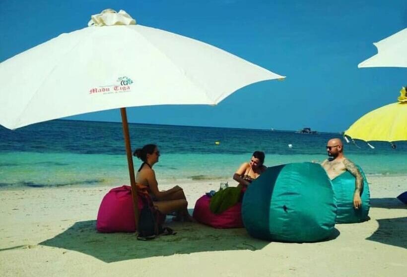 Madu Tiga Beach And Resort