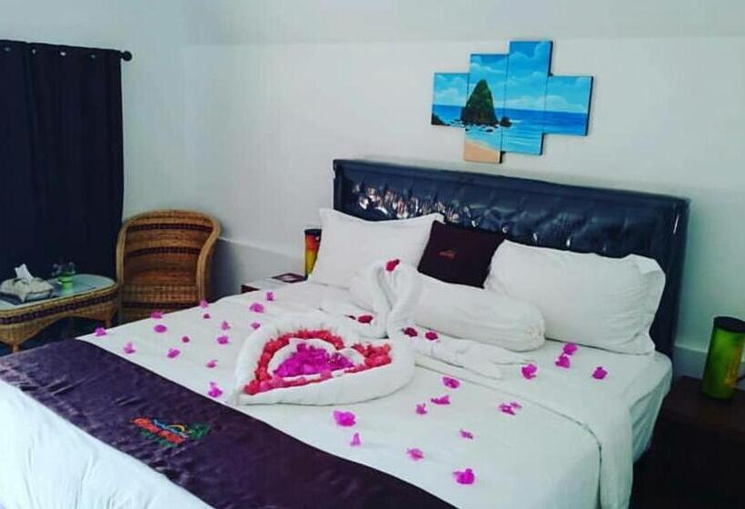 Madu Tiga Beach And Resort