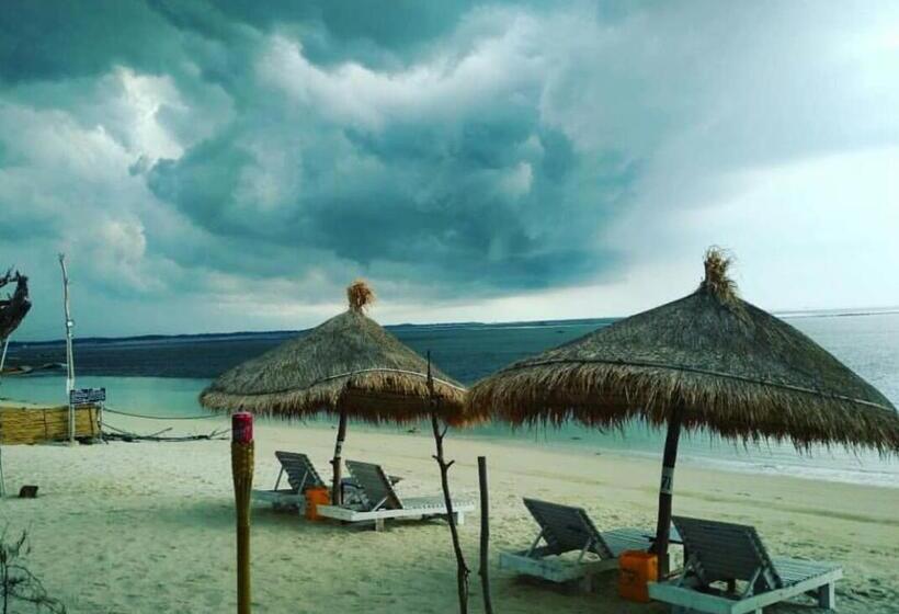 Madu Tiga Beach And Resort