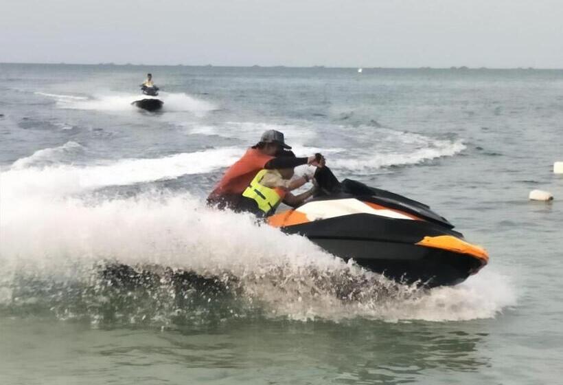 Madu Tiga Beach And Resort