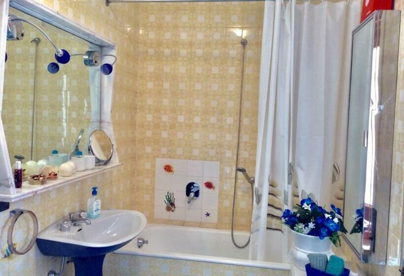 פנסיון Sky Room