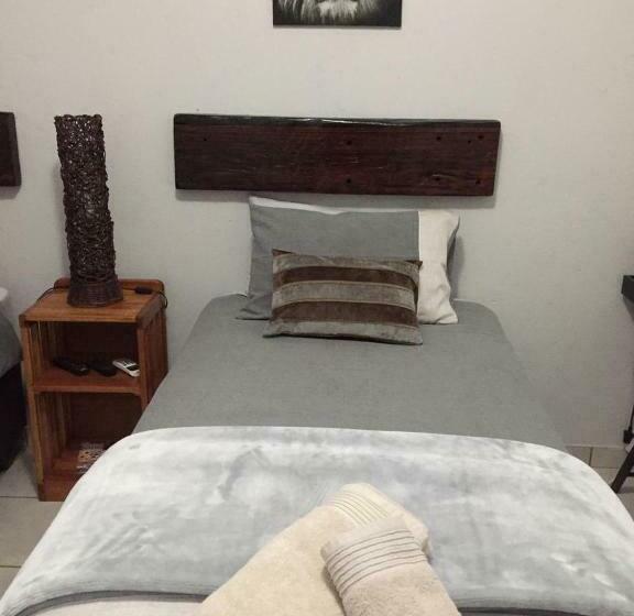 ペンション Burgersfort Gastehuis