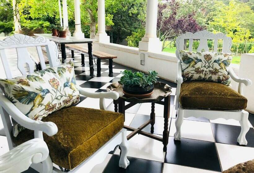 פנסיון Caledon Grace Guesthouse