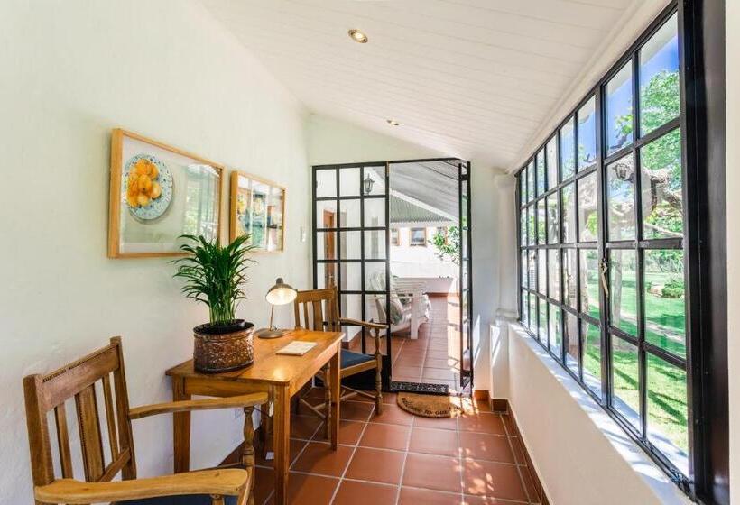 פנסיון Caledon Grace Guesthouse