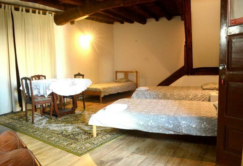 פנסיון Casa Das Pombas