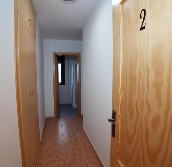 פנסיון Hostal Mesón La Era