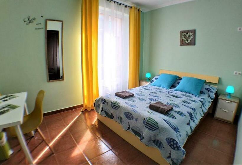 펜션 Hostel Goodhouse Gijón