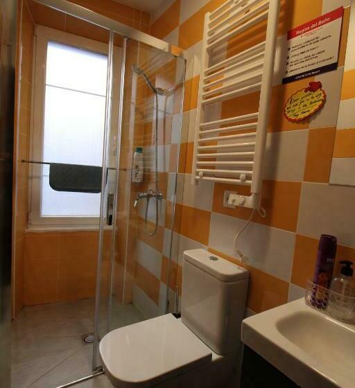 펜션 Hostel Goodhouse Gijón