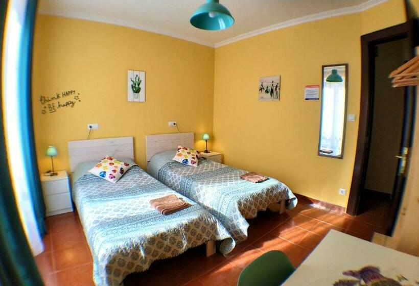 펜션 Hostel Goodhouse Gijón