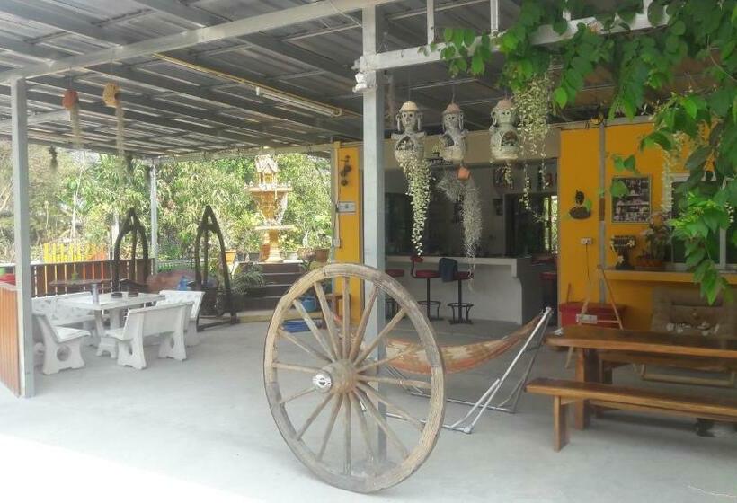 بنسيون Lucky Home Prakhon Chai