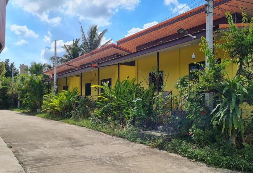 بنسيون Lucky Home Prakhon Chai