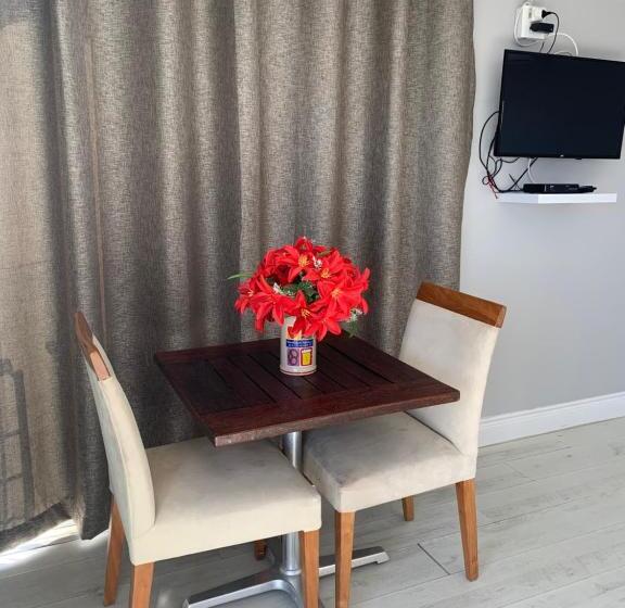 פנסיון Oceansnest Guest House