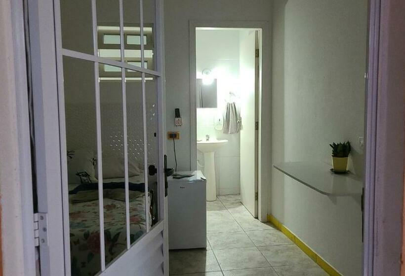 بنسيون Pousada Shiva São Sebastião 200mts Da Praia