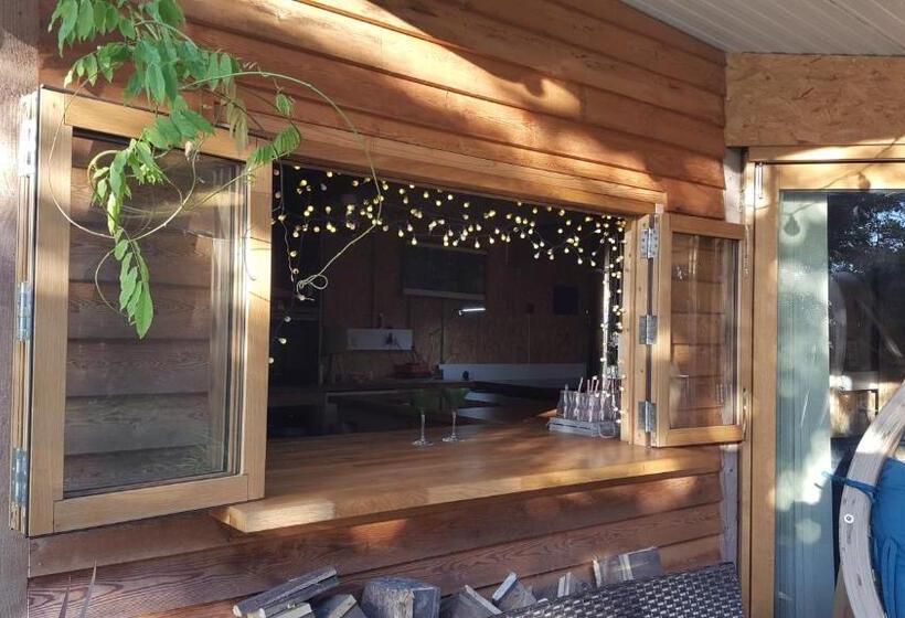 بنسيون The Base Vegan Retreat Animal Sanctuary