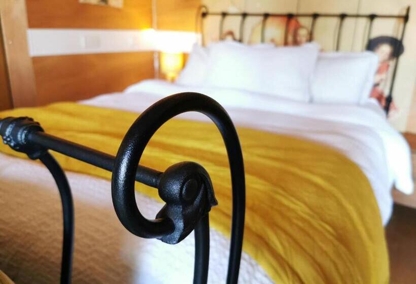 بنسيون The Base Vegan Retreat Animal Sanctuary