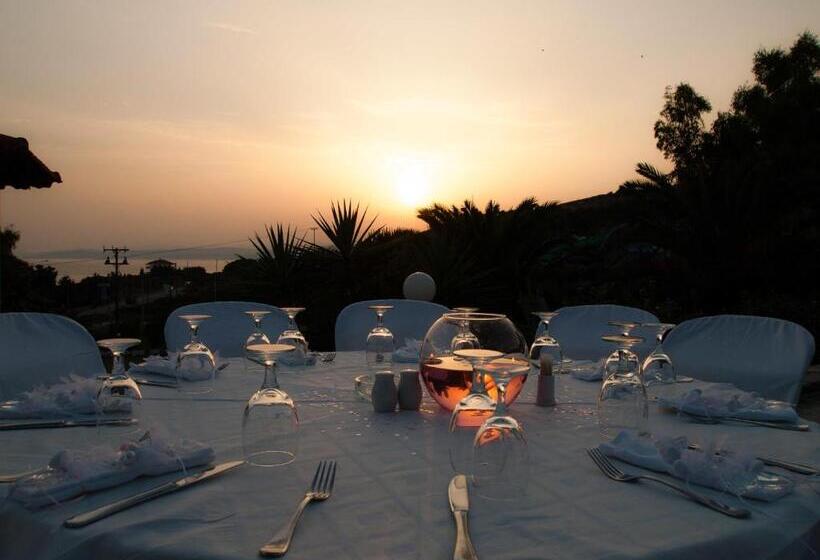 Курорт Aristoteles Holiday Hotel And Spa