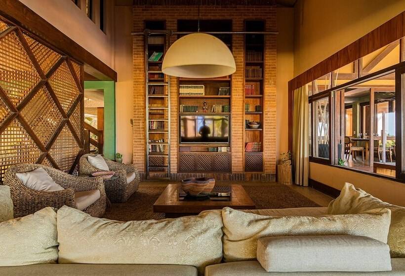 Carmel Charme Resort