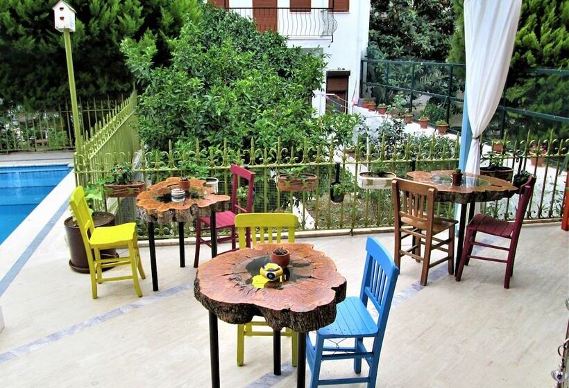 Foca 1887 Otel