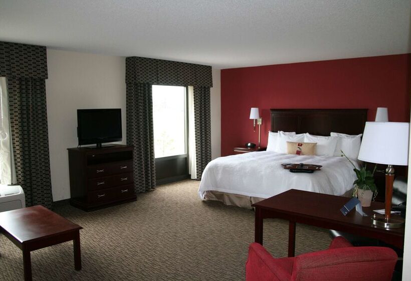 Hampton Inn & Suites Millington