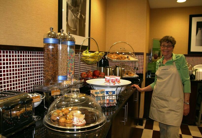 Hampton Inn & Suites Millington