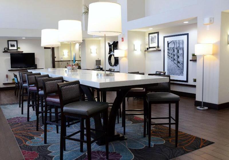 Hampton Inn & Suites Athens I 65