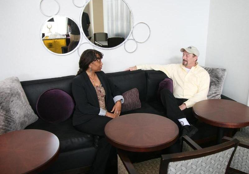 Hampton Inn & Suites Athens I 65