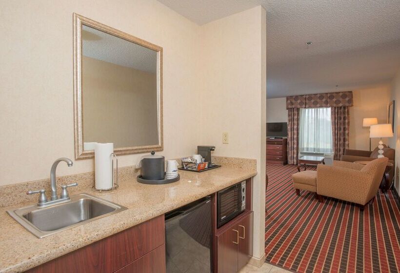 Hampton Inn & Suites Dayton Airport