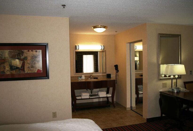 Hampton Inn & Suites Dayton Airport