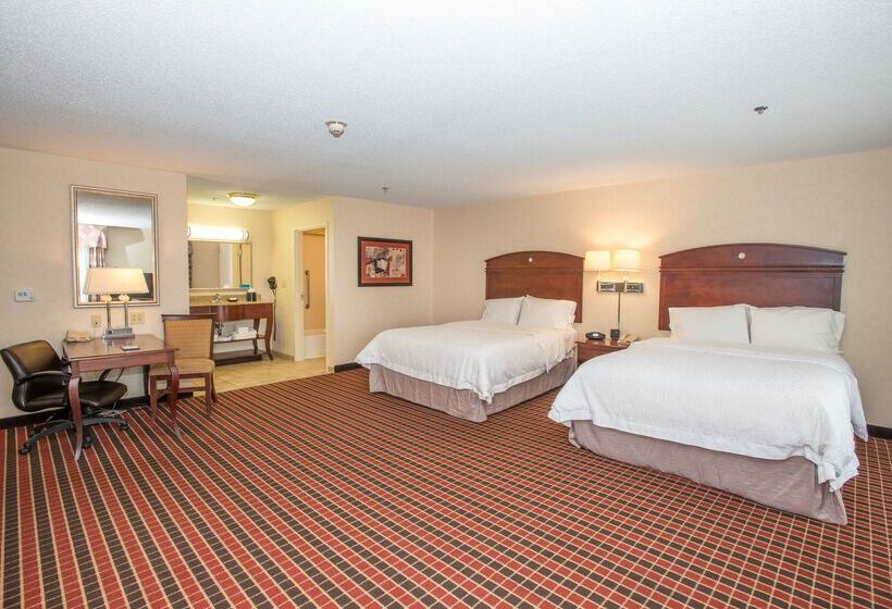 Hampton Inn & Suites Dayton Airport