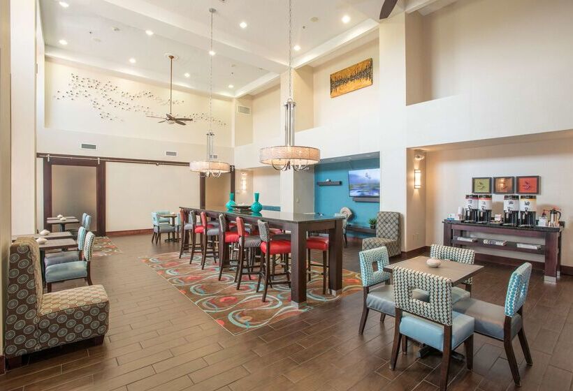 Hampton Inn & Suites Dayton Airport