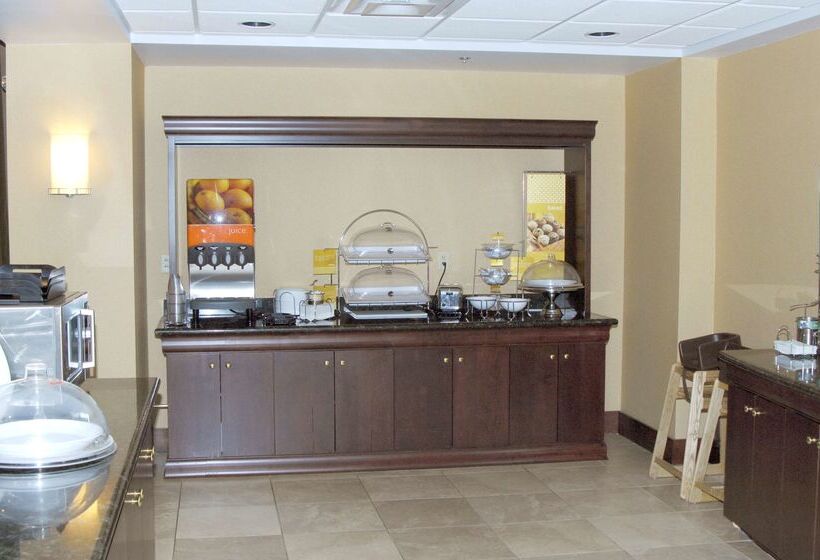 Hampton Inn & Suites Dayton Airport