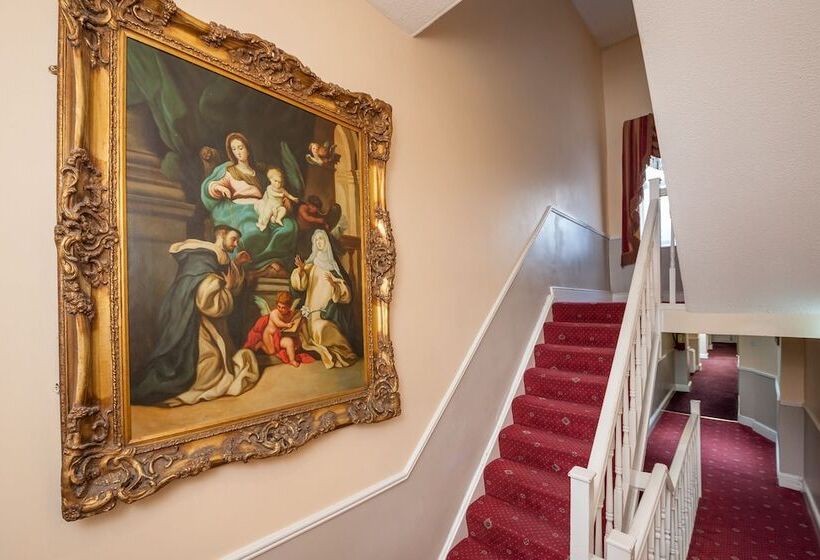 בית מלון כפרי Abbott Lodge