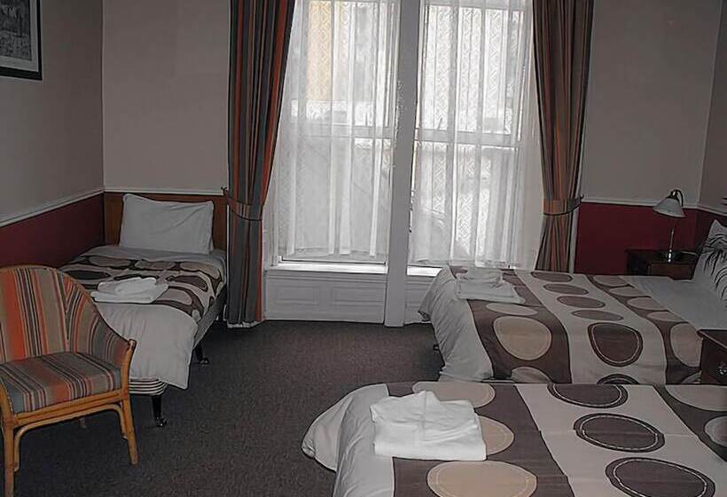 בית מלון כפרי Abbott Lodge